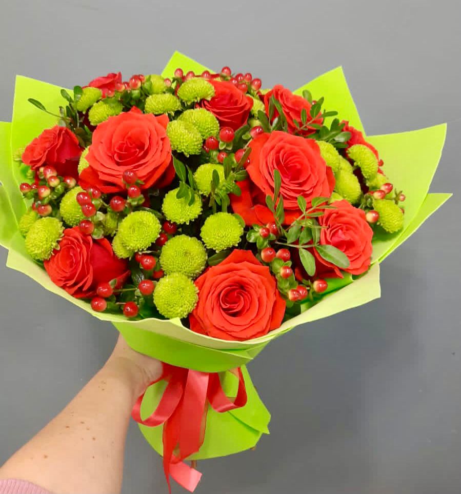 Букет цветов из: Хризантемы и Розы в Староджерелиевской