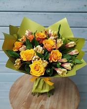 Букет цветов из:  Альстромерии и Розы в Староджерелиевской