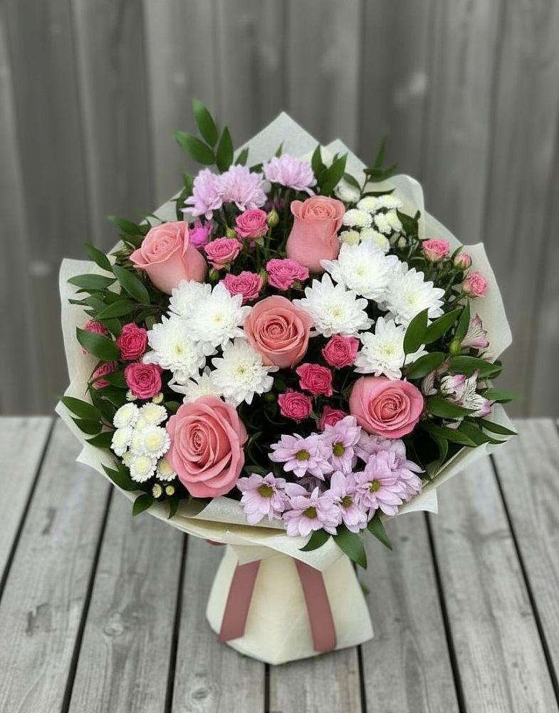 Букет цветов из: Альстромерии, Гвоздики, Розы и Хризантемы в Староджерелиевской