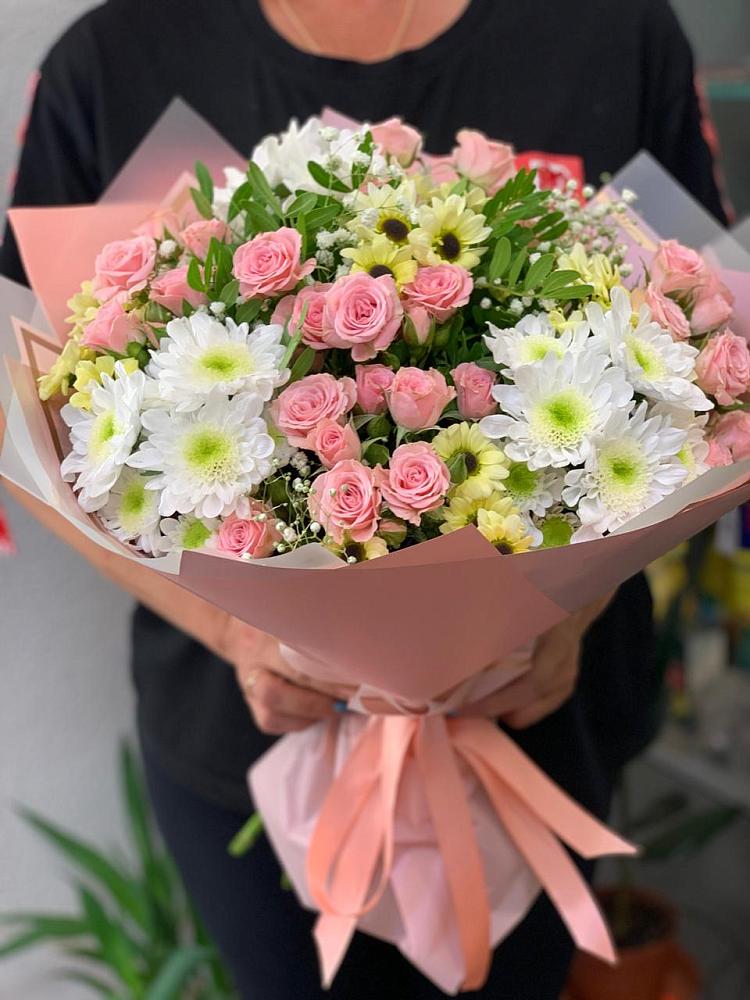 Букет цветов из: Розы и Хризантемы в Староджерелиевской