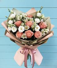 Букет цветов из:  Розы, Альстромерии и Лизиантусы в Староджерелиевской