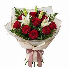 Букет цветов из:  Лилии и Розы в Староджерелиевской