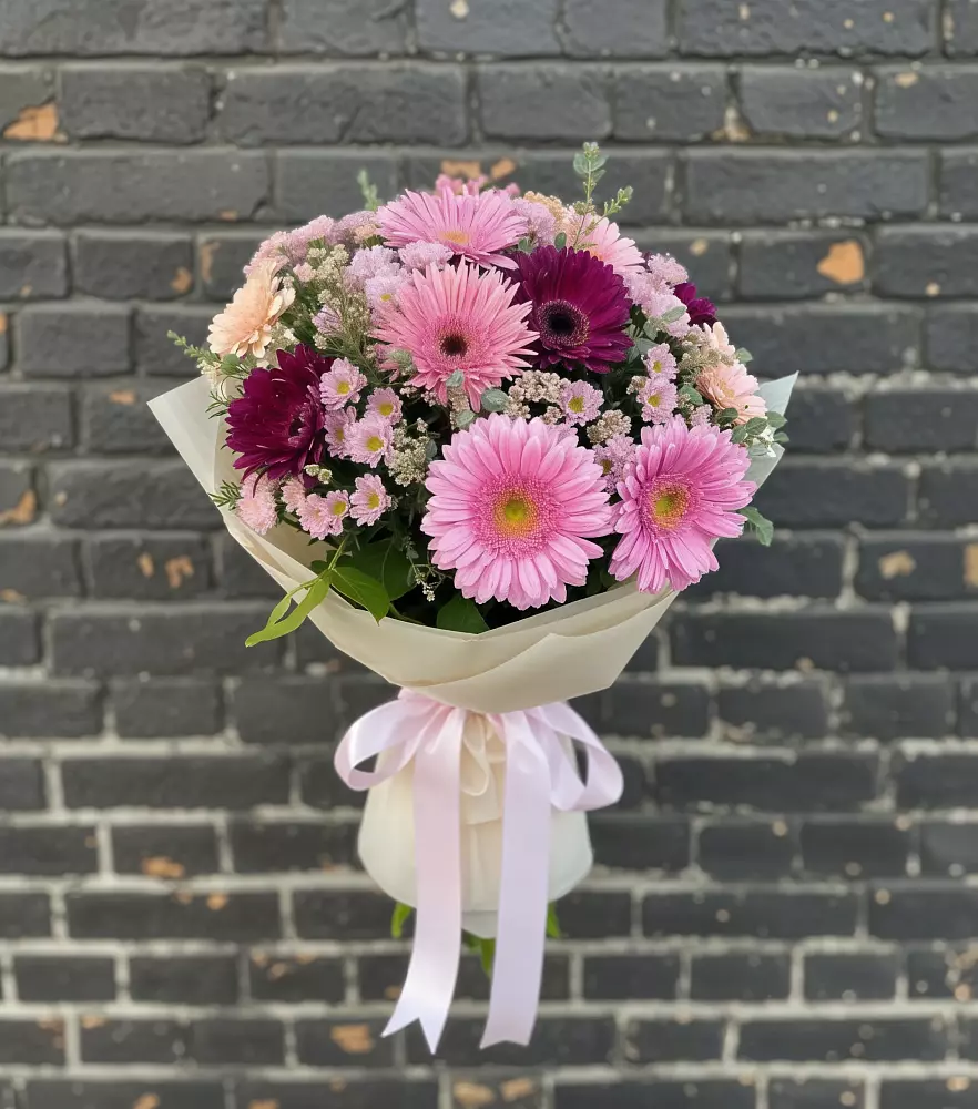 Букет цветов из: Герберы и Хризантемы в Староджерелиевской