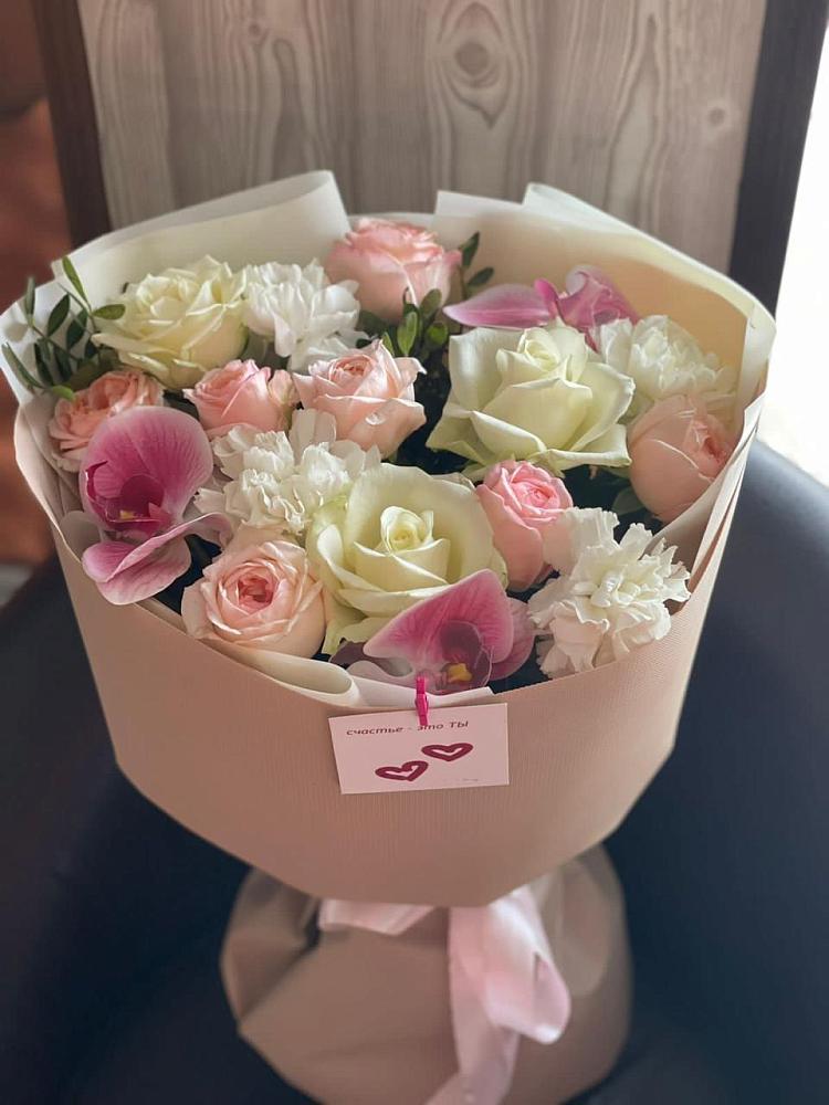 Букет цветов из: Орхидеи, Розы и Гвоздики в Староджерелиевской