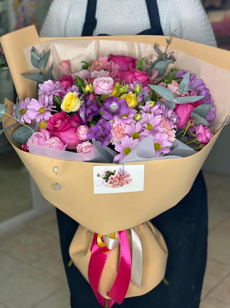 Букет цветов из: Хризантемы, Гвоздики и Альстромерии в Староджерелиевской