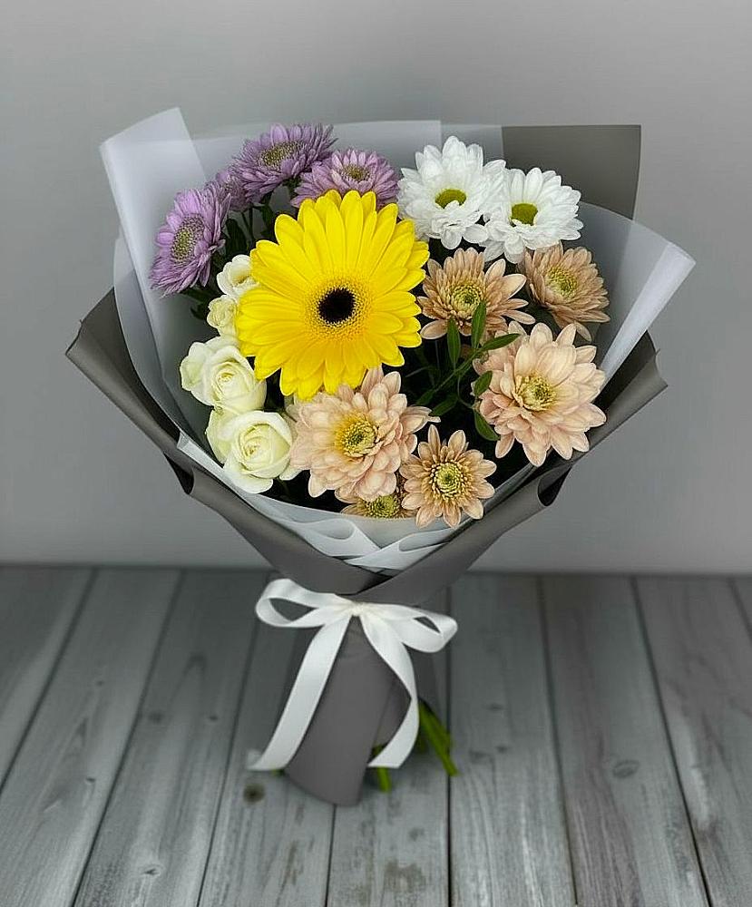 Букет цветов из: Розы, Герберы и Хризантемы в Староджерелиевской