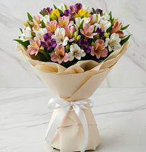 Букет цветов из:  Альстромерии в Староджерелиевской
