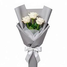 Букет 3 белые розы в Староджерелиевской
