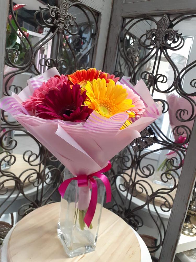 Букет цветов из: Герберы в Староджерелиевской