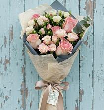 Букет цветов из:  Розы в Староджерелиевской