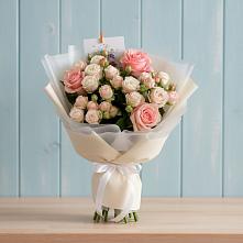 Букет цветов из:  Розы в Староджерелиевской