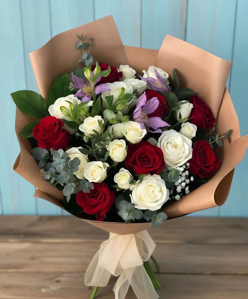 Букет цветов из: Розы и Альстромерии в Староджерелиевской