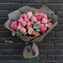 Букет цветов из:  Розы в Староджерелиевской