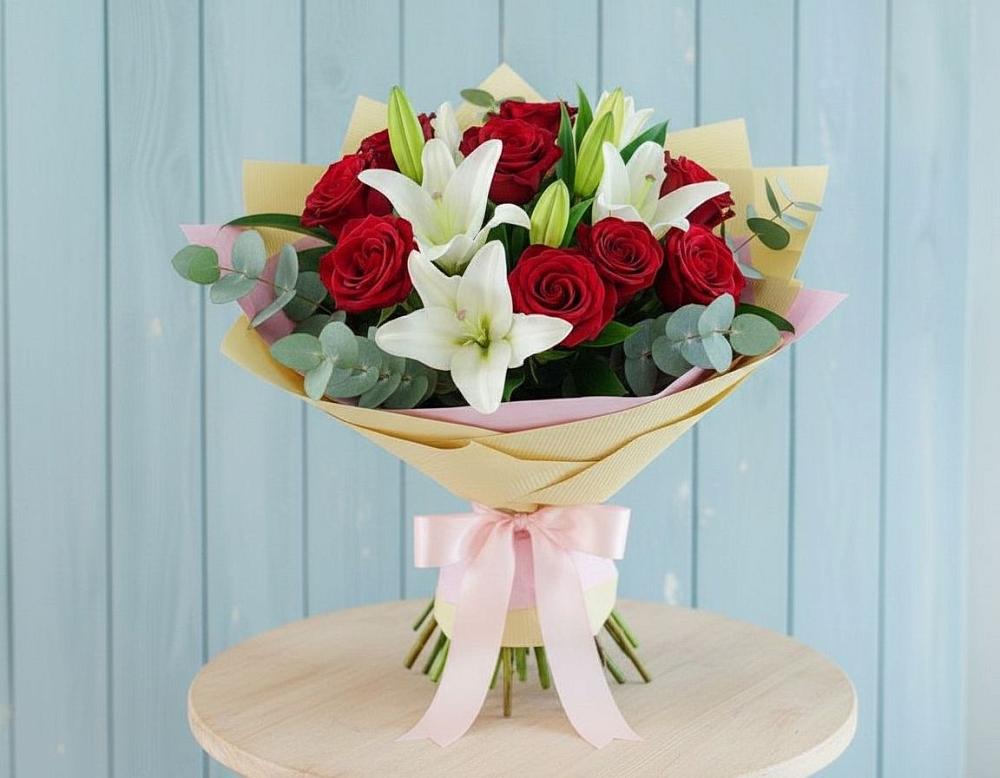 Букет цветов из: Лилии и Розы в Староджерелиевской